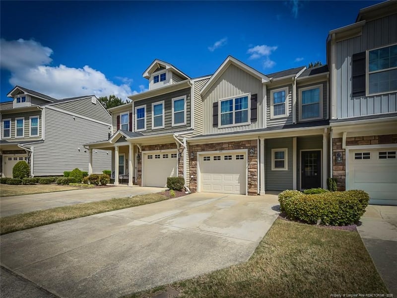 155 Cypress Hill Ln, Holly Springs, NC 27540