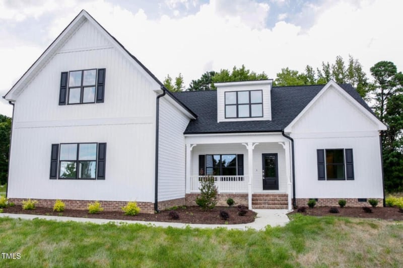 155 Diamond Creek Dr, Zebulon, NC 27597