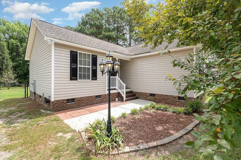 155 Duck Pond Ln, Clayton, NC 27520
