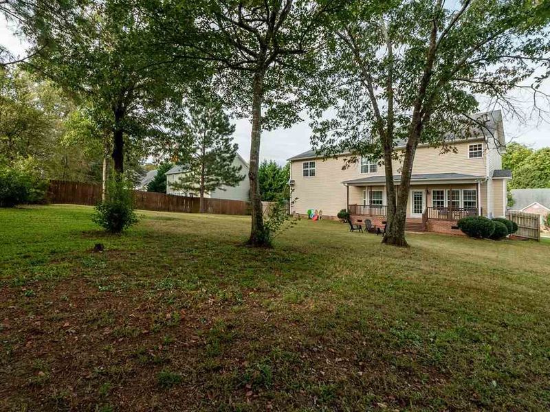 155 Kendall Dr, Clayton, NC 27520