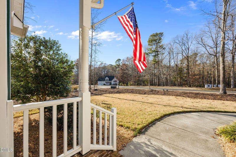 155 Oak Leaf Trl, Youngsville, NC 27596