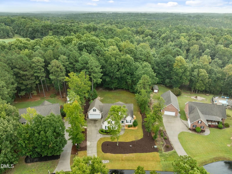 155 Oak Leaf Trl, Youngsville, NC 27596