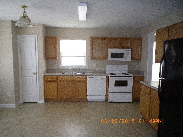 1550 Pebble Ridge Rd, Raleigh, NC 27610