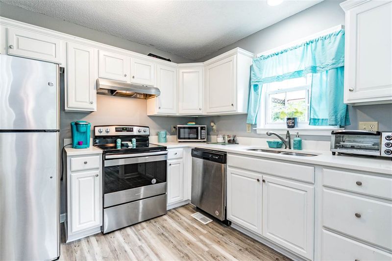 1550 Rock Pillar Rd, Clayton, NC 27520