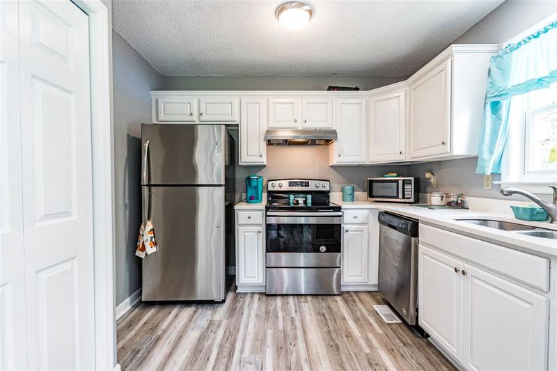 1550 Rock Pillar Rd, Clayton, NC 27520