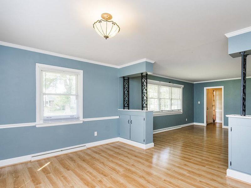 1553 Granville St, Burlington, NC 27215