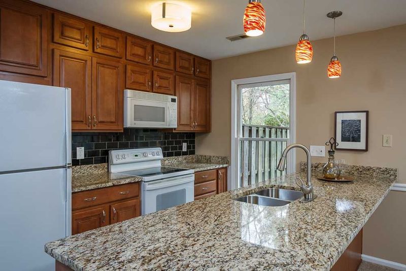 1553 Woodcroft Dr, Raleigh, NC 27609
