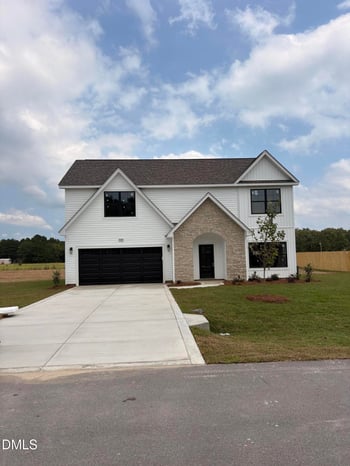 1556 Eastbay Dr, Fayetteville, NC 28312