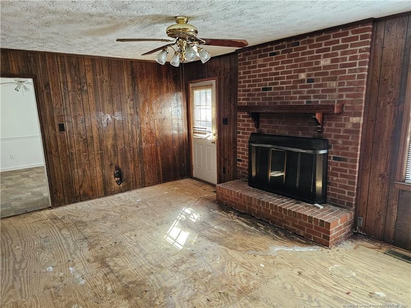 156 Bienville Dr, Fayetteville, NC 28311