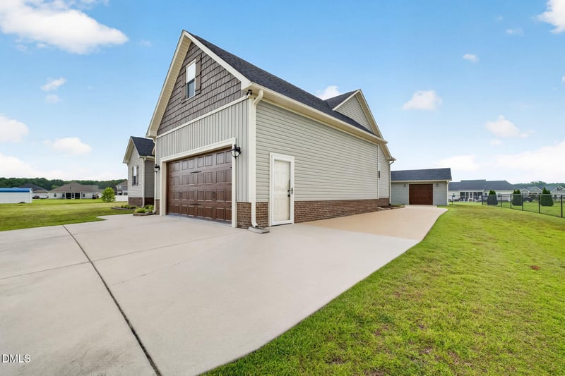156 Clipper Ln, Smithfield, NC 27577