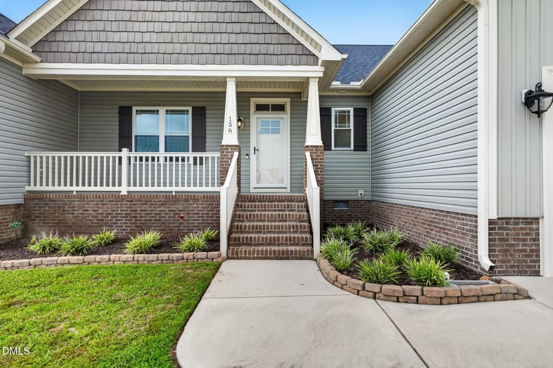 156 Clipper Ln, Smithfield, NC 27577
