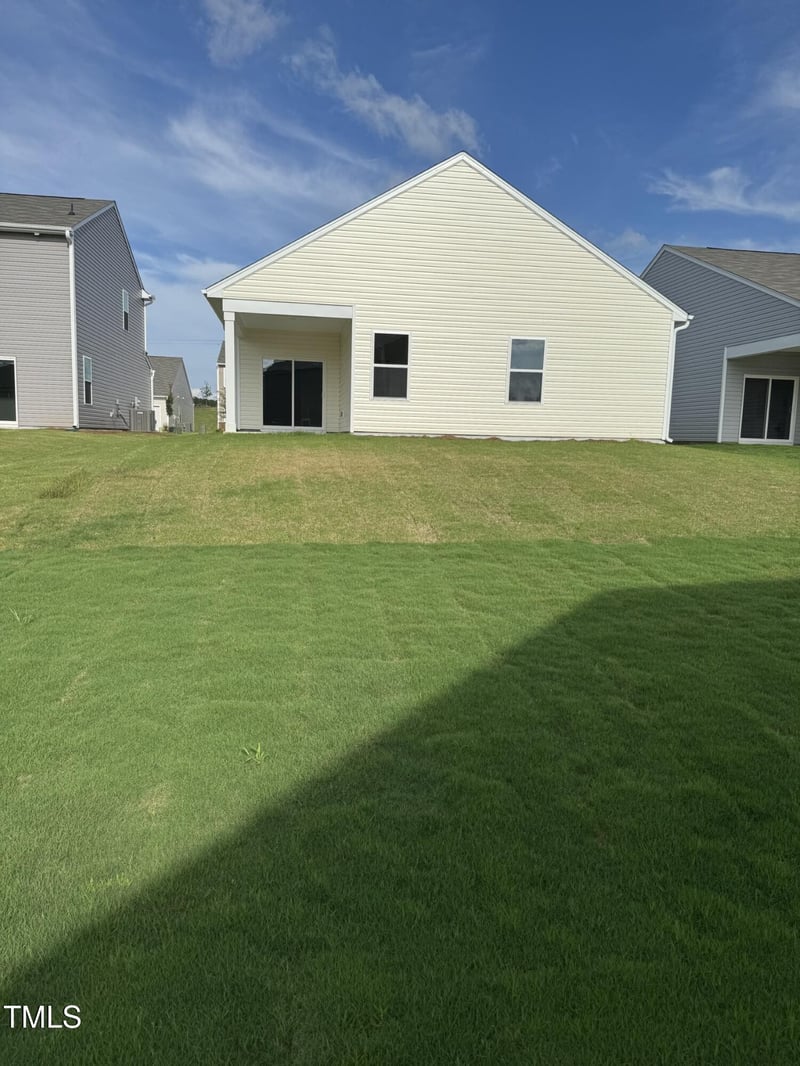 156 Gladstone Loop Dr, Clayton, NC 27520