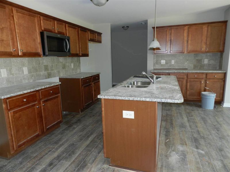 156 Highcroft Cir, Benson, NC 27504