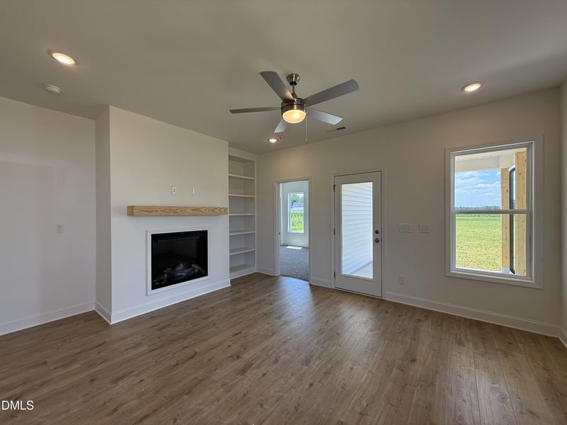 156 Longfield Ct, Dunn, NC 28334