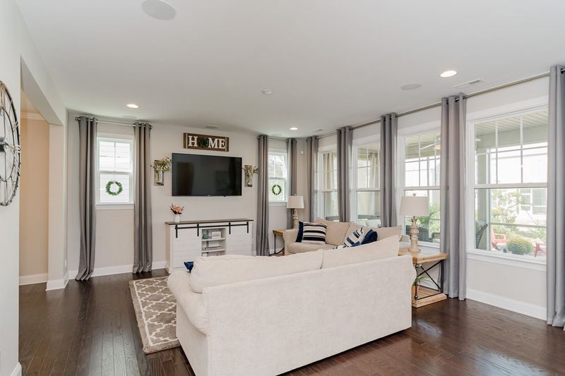 156 Martingale Dr, Holly Springs, NC 27540