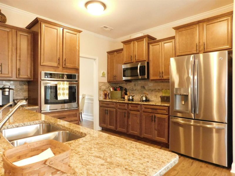 156 Sharpstone Ln, Clayton, NC 27527