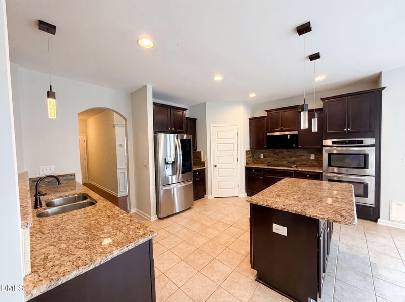 156 Southbrook Ln, Sanford, NC 27332