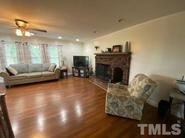 156 Surles Rd, Benson, NC 27504