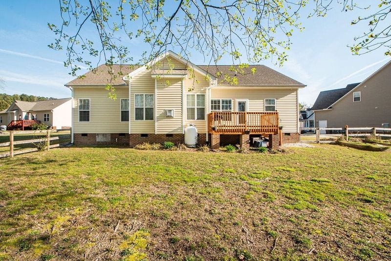 156 Twin Fields Dr, Fuquay Varina, NC 27526