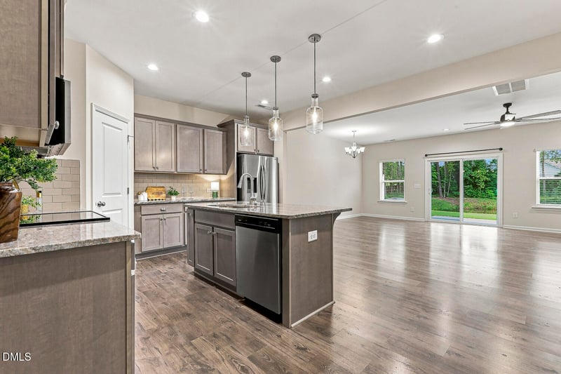 156 Willow Green Dr, Clayton, NC 27527