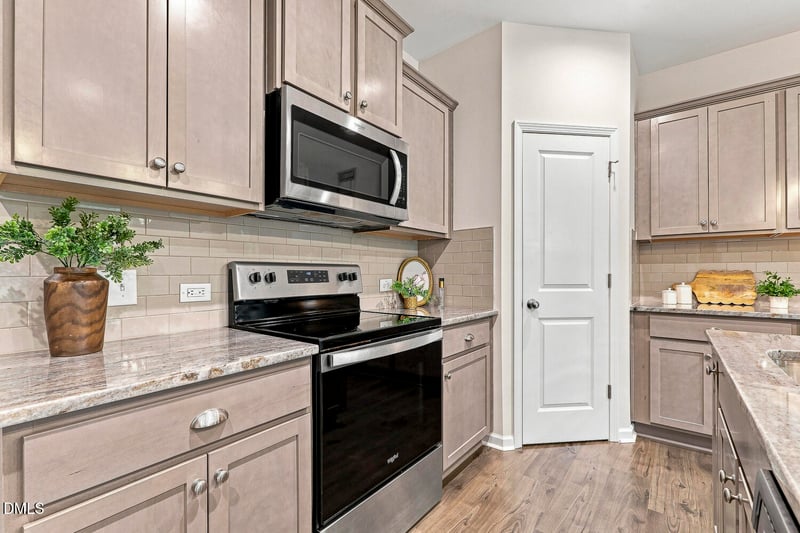 156 Willow Green Dr, Clayton, NC 27527