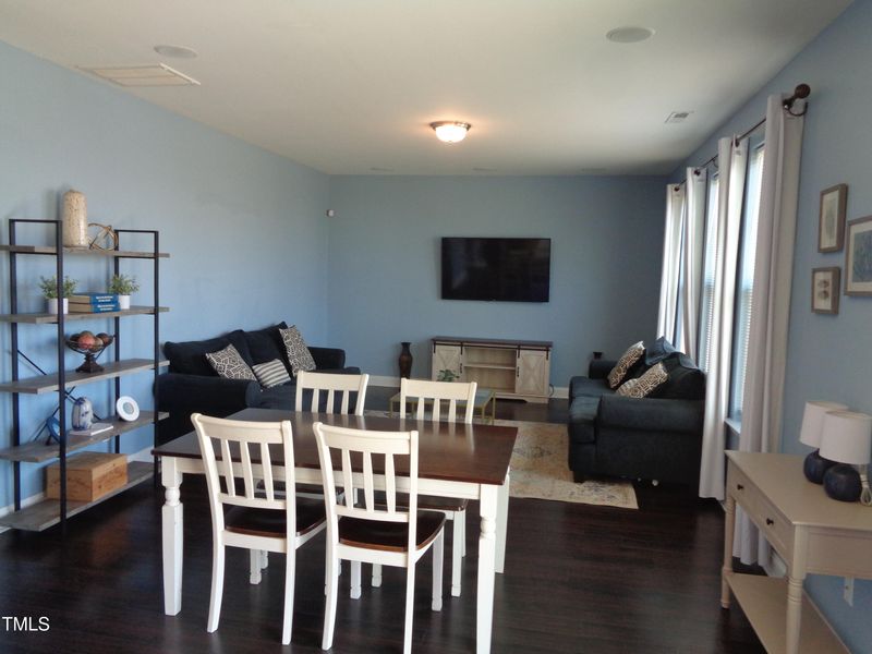 1561 Sage Tree Dr, Zebulon, NC 27597
