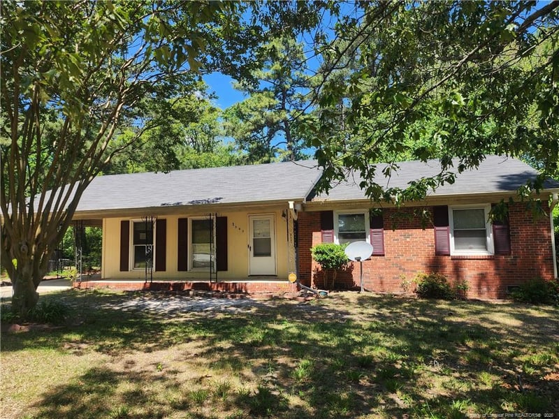 1563 Boros Dr, Fayetteville, NC 28303