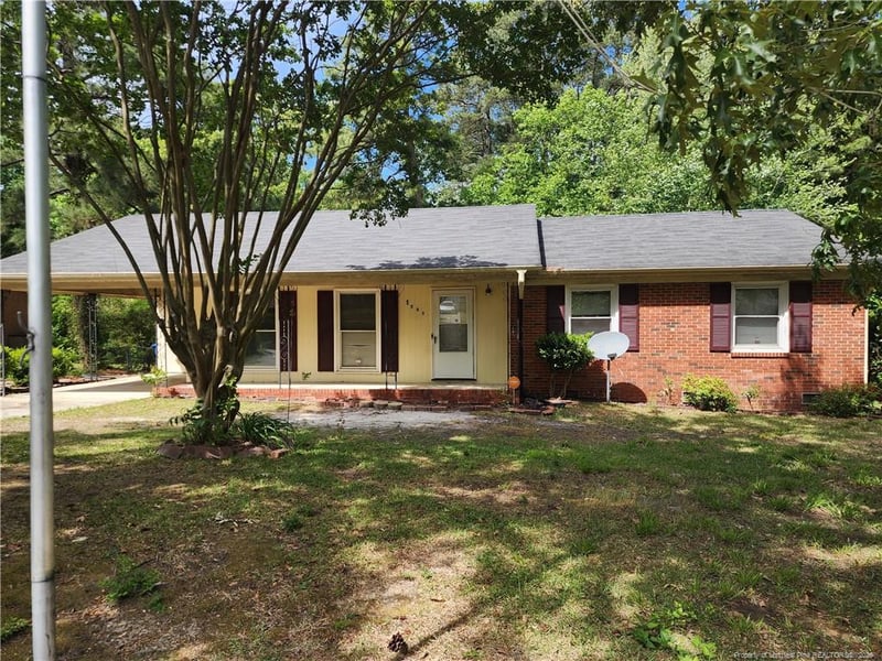 1563 Boros Dr, Fayetteville, NC 28303