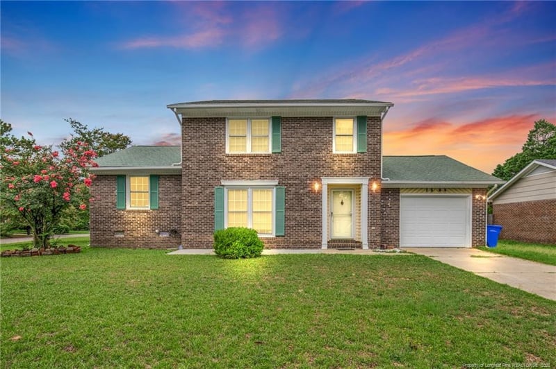 1568 Rossmore Dr, Fayetteville, NC 28314