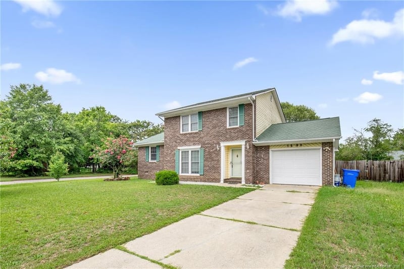1568 Rossmore Dr, Fayetteville, NC 28314