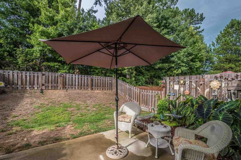 157 Florians Dr, Holly Springs, NC 27540