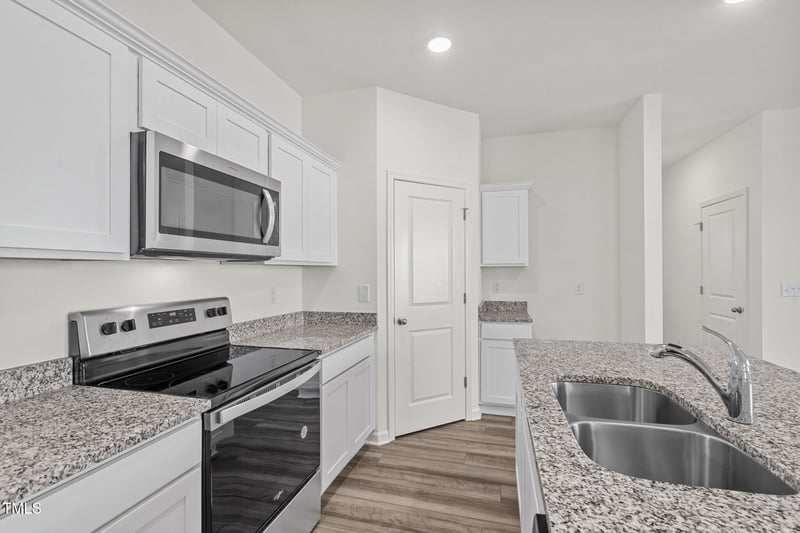 157 Gladstone Loop Dr, Clayton, NC 27520