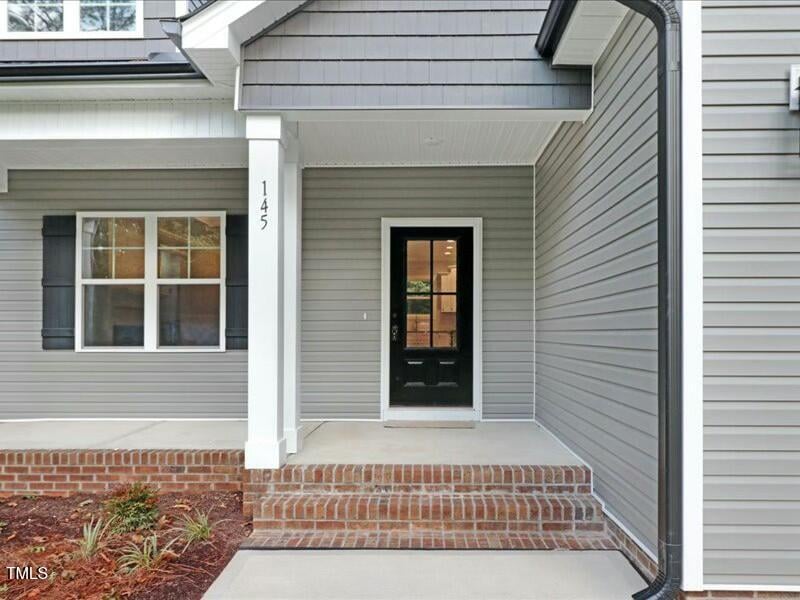 157 Gumtop Dr, Zebulon, NC 27597
