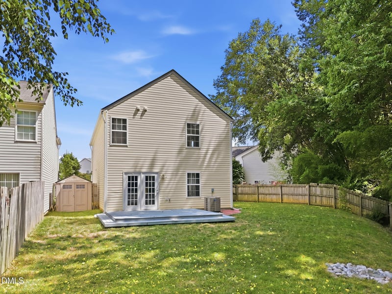 157 Lacombe Ct, Holly Springs, NC 27540