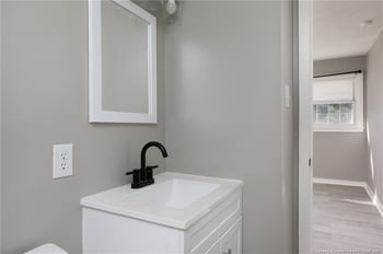 157 Old Shaw Rd, Fayetteville, NC 28303