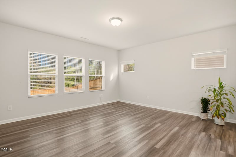 157 Wilbur Lake Dr, Fuquay Varina, NC 27526