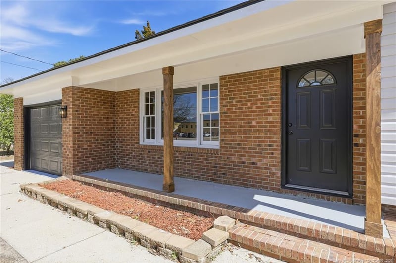 1571 Ireland Dr, Fayetteville, NC 28304
