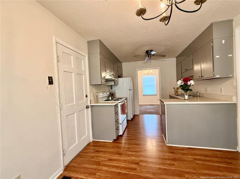 1572 Graystone Rd, Fayetteville, NC 28311