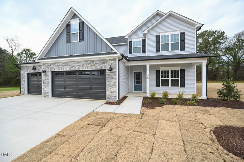158 Abingdon Farms Dr, Selma, NC 27576