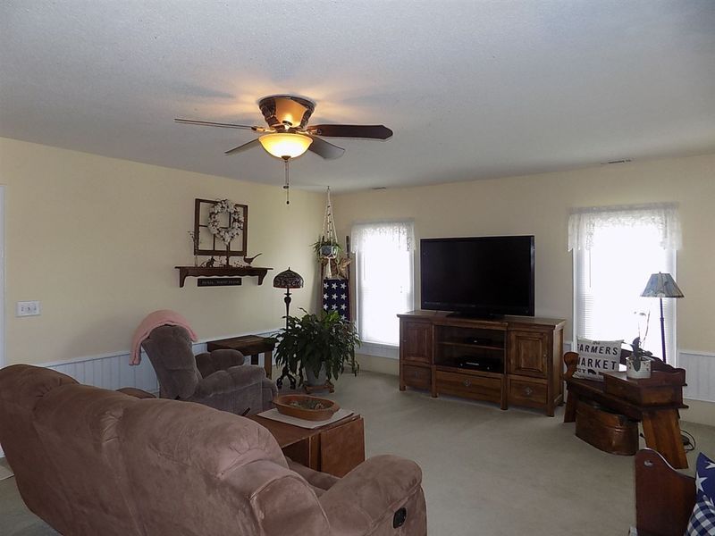 158 Foxfield Dr, Angier, NC 27501