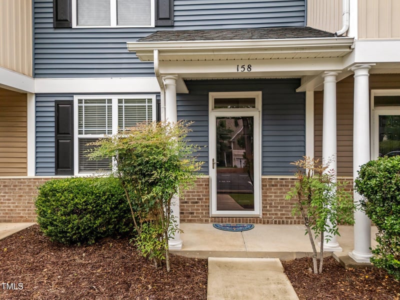 158 Pineland Cir, Raleigh, NC 27606