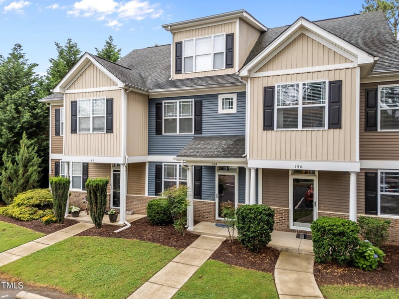 158 Pineland Cir, Raleigh, NC 27606