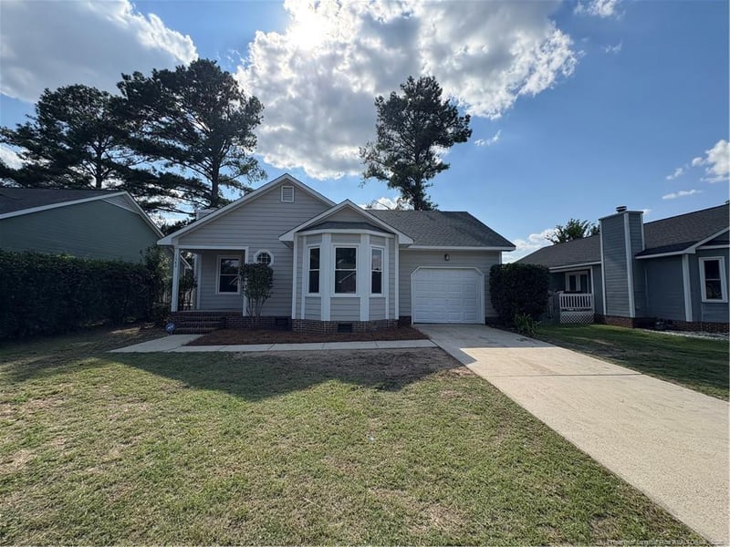 1582 Hazelcrest Dr, Fayetteville, NC 28304