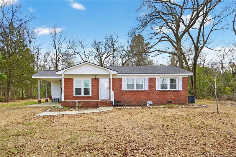 1586 Tom Starling Rd, Fayetteville, NC 28306