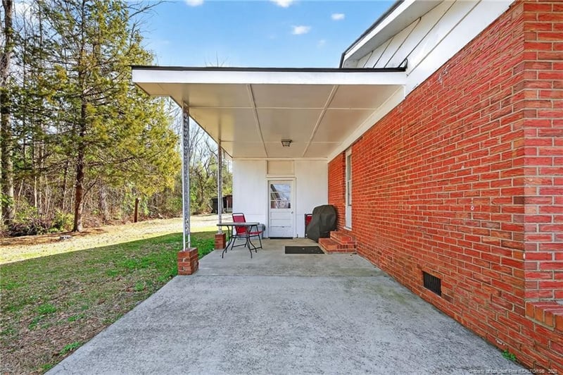 1586 Tom Starling Rd, Fayetteville, NC 28306