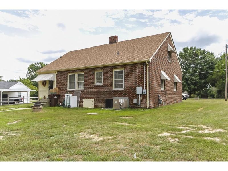 159 Boone Rd, Burlington, NC 27217
