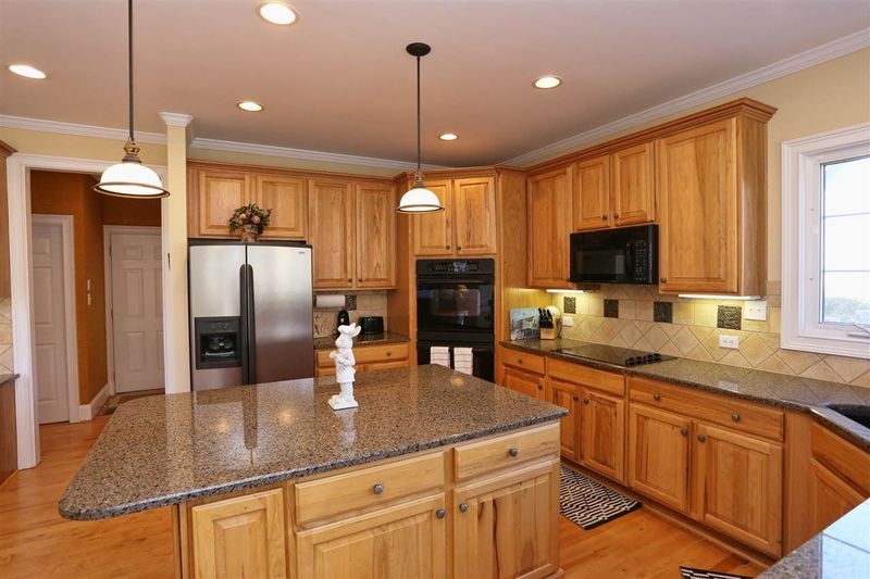 159 Broad Leaf Ct, Chapel Hill, NC 27517