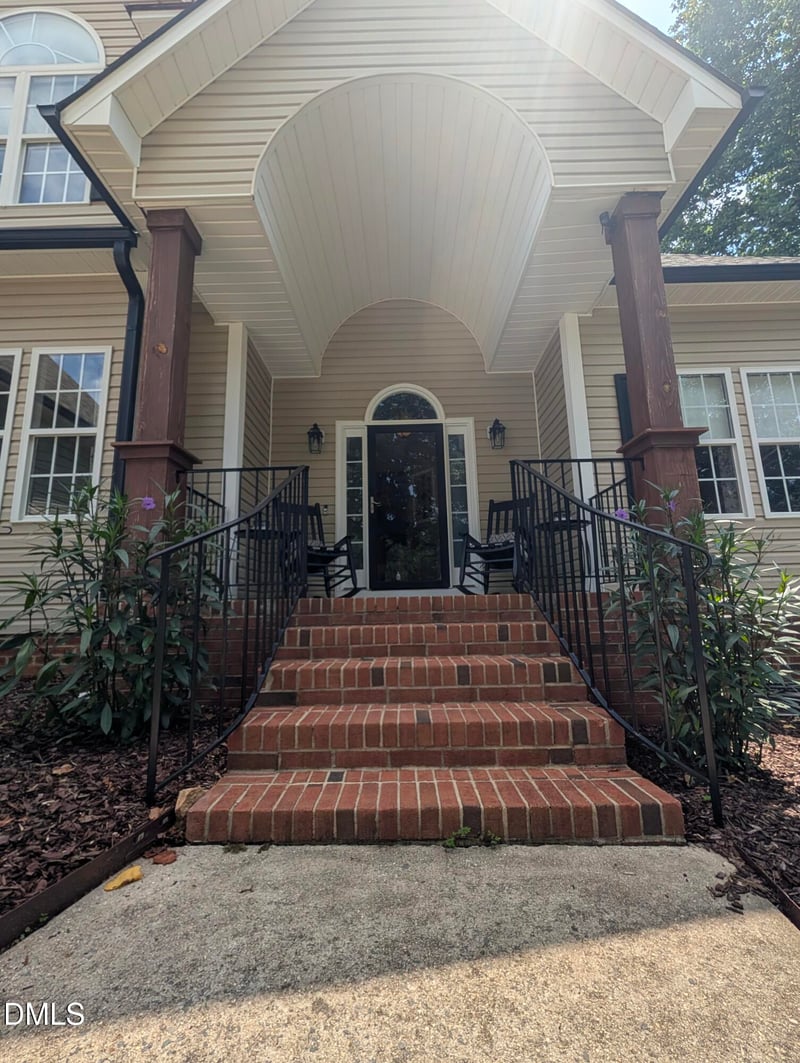 159 Fox Pen Dr, Raleigh, NC 27603