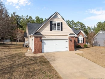 159 Whistling Pine Dr, Raeford, NC 28376