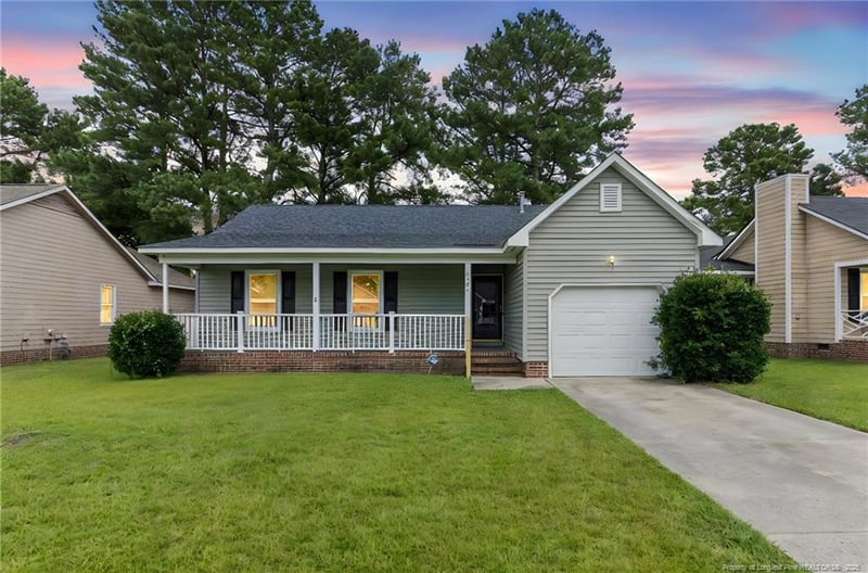 1591 Hazelcrest Dr, Fayetteville, NC 28304